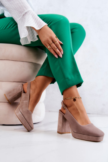 Bateliai iš zomšos smėlio...