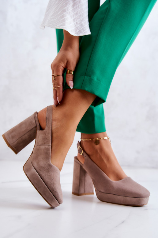 Bateliai iš zomšos smėlio spalvos Bateliai iš zomšos smėlio spalvos