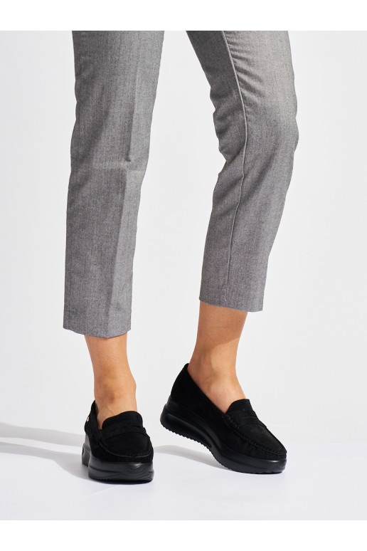 Semišové černé mokasíny na hrubé platformě