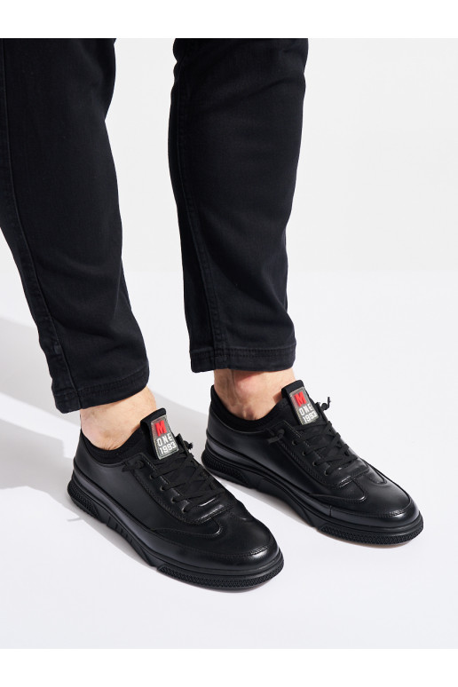 Černé pánské sportovní boty na šněrování