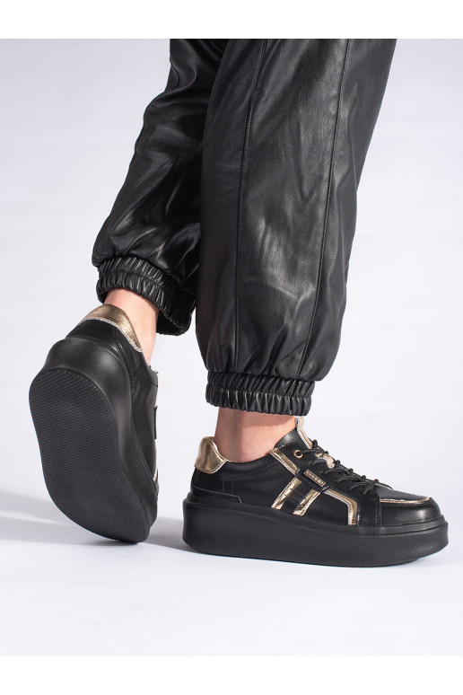 Kožené černé sneakersy na platformě