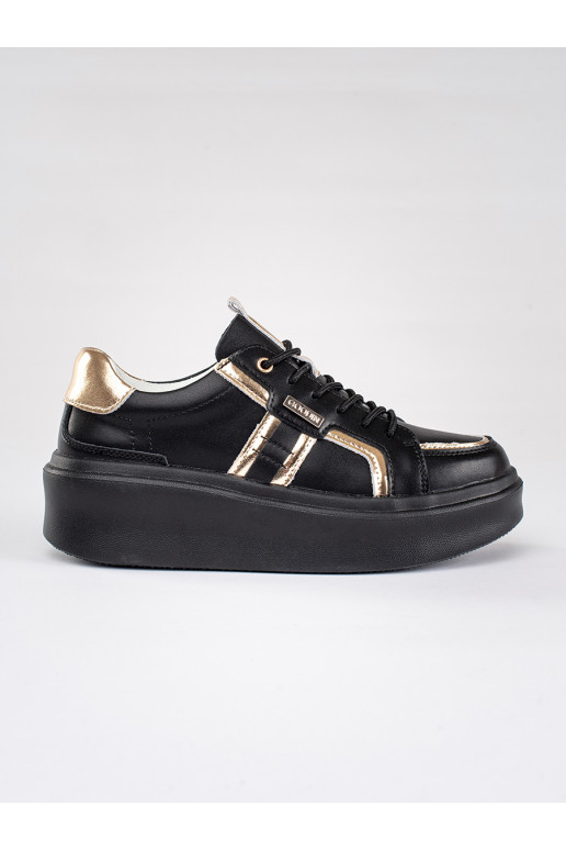 Kožené černé sneakersy na platformě