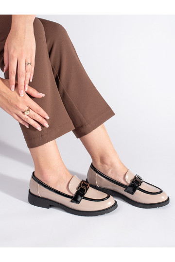 Lakované dámské mokasíny se sponou