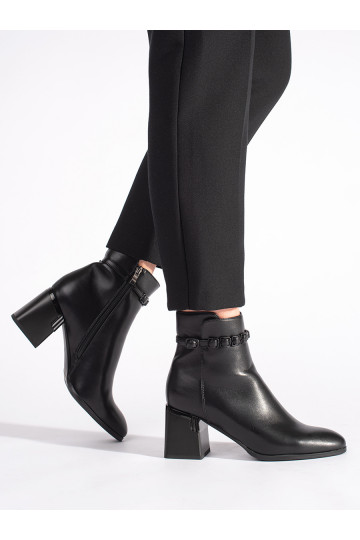 Černé elegantní dámské kotníkové boty na sloupku 2