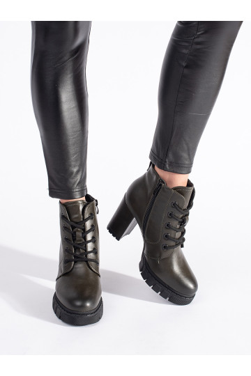 Vysoké tmavě zelené dámské kotníkové boty na sloupku 2