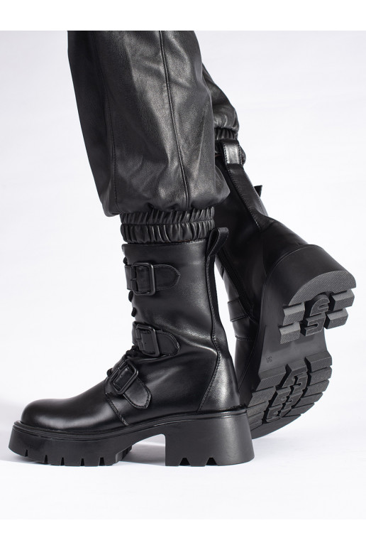 Vysoké černé kotníkové dámské boty s přezkami