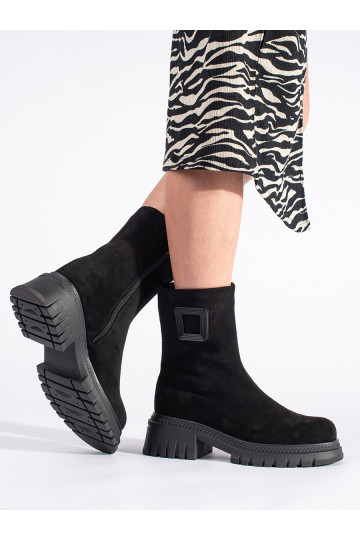 Černé dámské kotníkové boty na hrubé podrážce 2