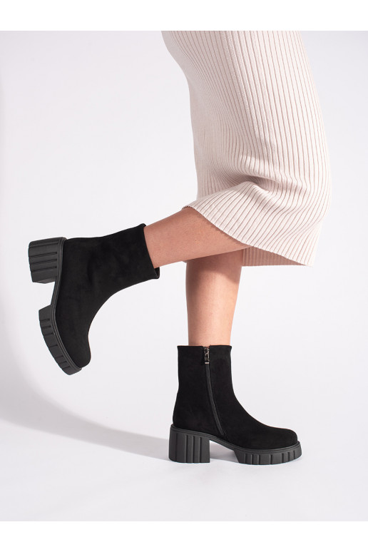 Černé dámské kotníkové boty na platformě