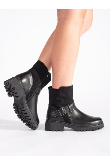 Černé dámské kotníkové boty s ozdobným vázáním 2