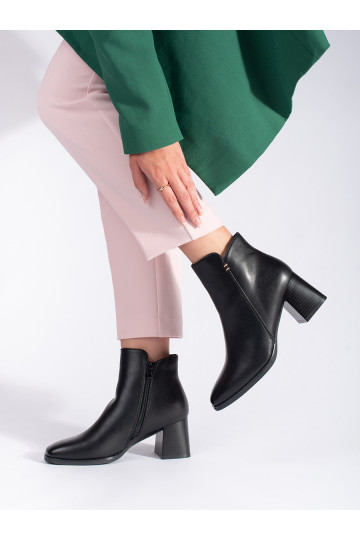 Černé dámské kotníkové boty na podpatku 2