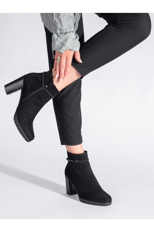 Semišové elegantní kotníkové boty na sloupku Sergio Leone