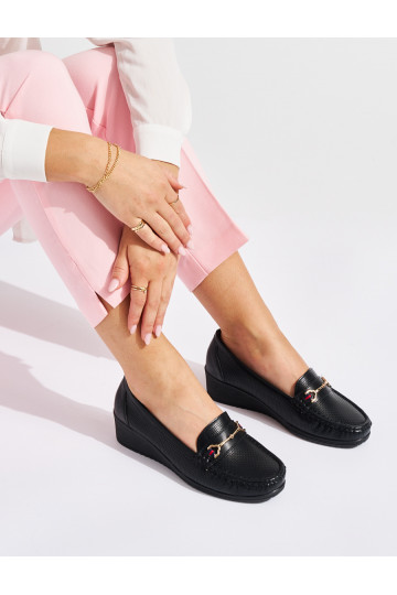 Černé mokasíny na klínku