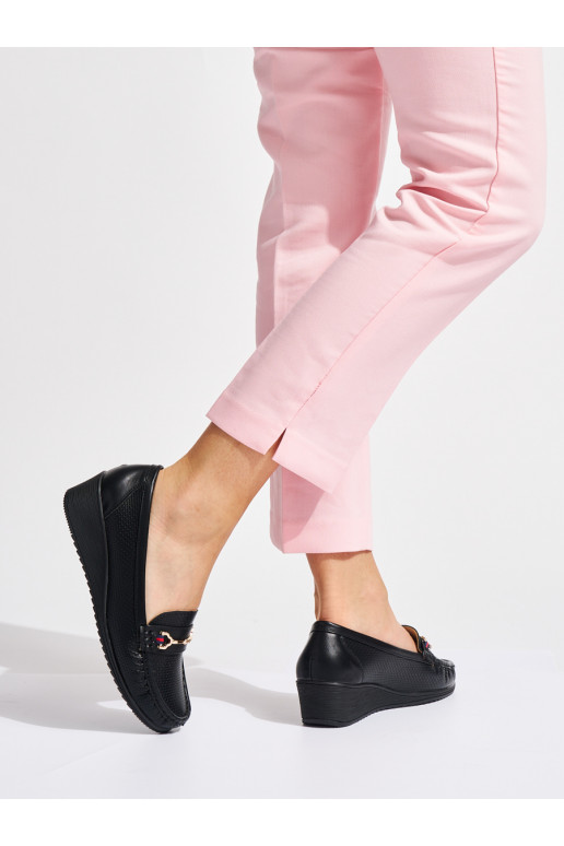 Černé mokasíny na klínku