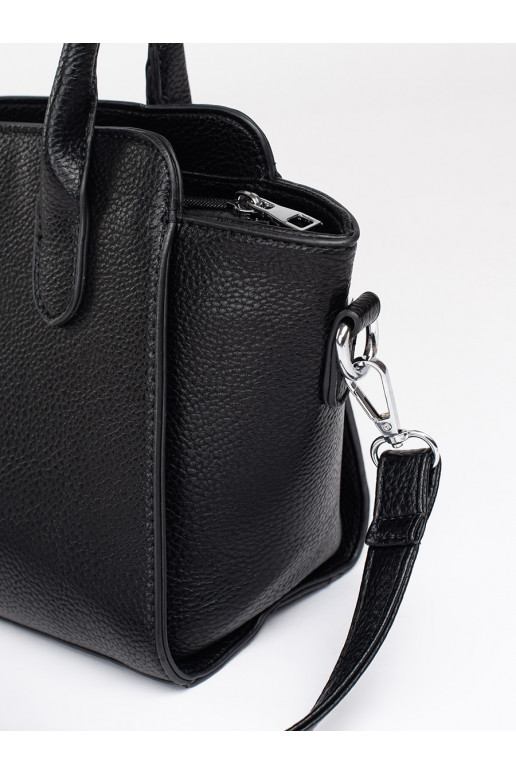 Černá dámská kabelka se stříbrnými prvky