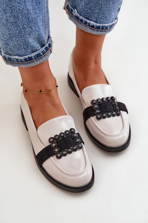 Lakované Dámské Mokasíny S Dekorací Světle Šedé Vinceza 58389 Lakované Dámské Mokasíny S Dekorací Světle Šedé Vinceza 58389