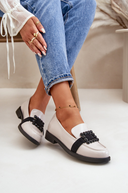 Lakované Dámské Mokasíny S Dekorací Světle Šedé Vinceza 58389 Lakované Dámské Mokasíny S Dekorací Světle Šedé Vinceza 58389