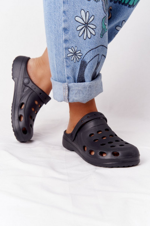  Šlepetės juodos spalvos  EVA