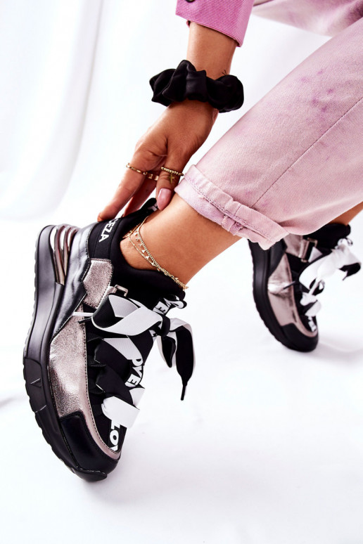 Sportinio stiliaus batai Sneakers batai modelio batai Juodos ir-sidabro spalvos Dexla Sportinio stiliaus batai Sneakers batai modelio batai Juodos ir-sidabro spalvos Dexla