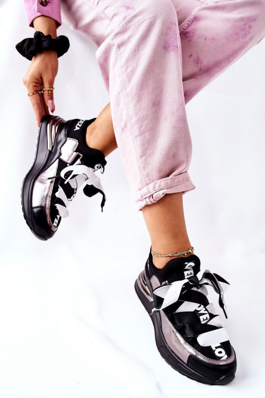 Sportinio stiliaus batai Sneakers batai modelio batai Juodos ir-sidabro spalvos Dexla Sportinio stiliaus batai Sneakers batai modelio batai Juodos ir-sidabro spalvos Dexla