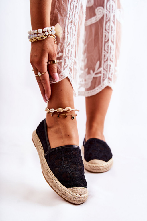 Klasikinio modelio  espadrilės su aužūro elementais juodos spalvos Catris Klasikinio modelio  espadrilės su aužūro elementais juodos spalvos Catris