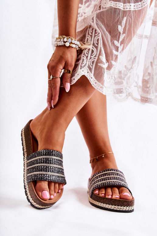  Klasikinio modelio Šlepetės su grandinėlėmis juodos spalvos Maddy