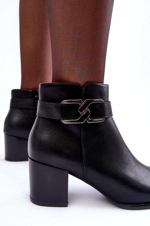 Dámské zateplené kozačky s zdobením černe Astrid Dámské zateplené kozačky s zdobením černe Astrid