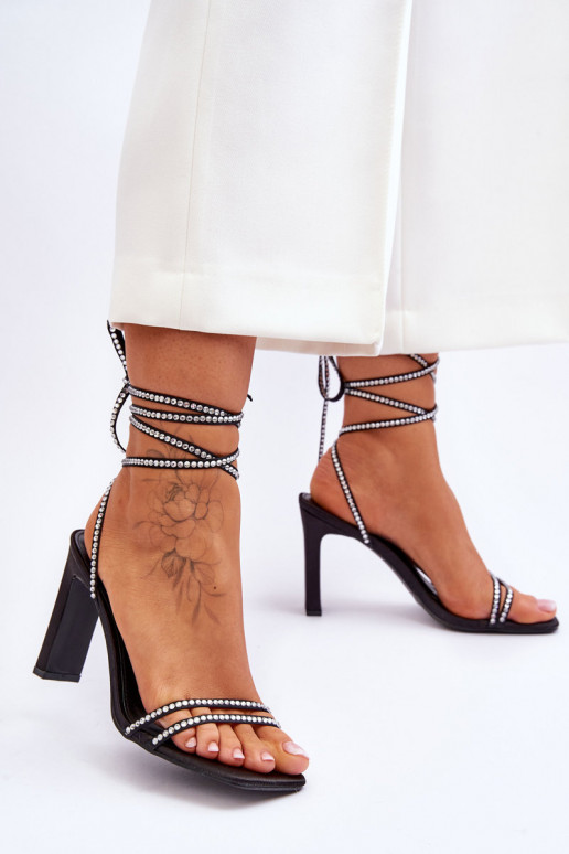 Elegantní vázané sandály s kamínky černé Nessy Elegantní vázané sandály s kamínky černé Nessy