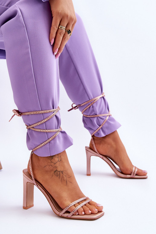 Elegantní vázané sandály s kamínky Nude Nessy Elegantní vázané sandály s kamínky Nude Nessy