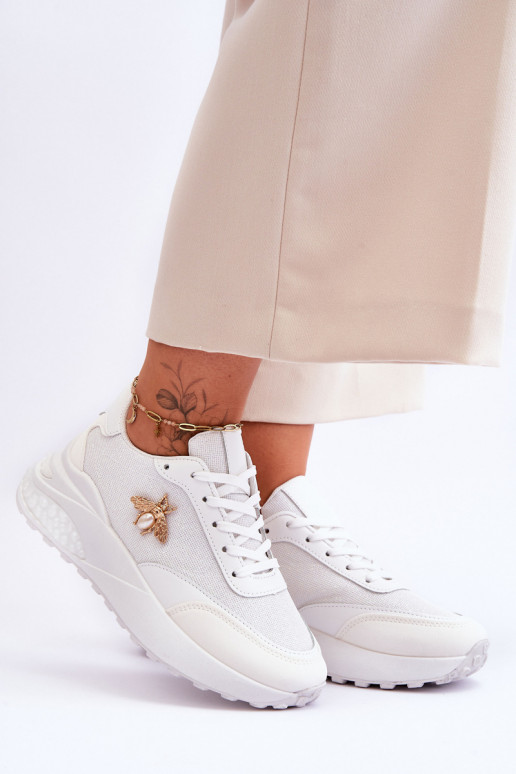 Lesklá sportovní obuv s zdobením Bíle Seneca Lesklá sportovní obuv s zdobením Bíle Seneca