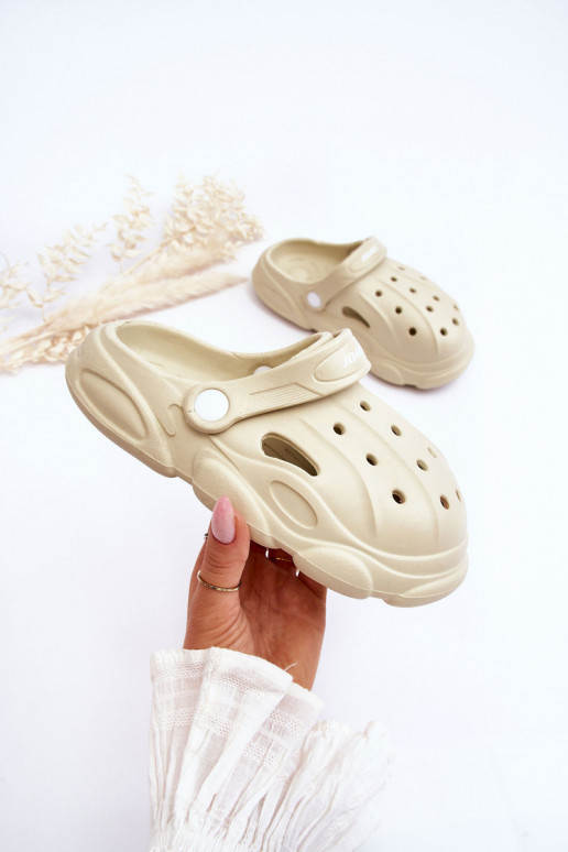 Dětské pěnové pantofle Crocs Béžove Cloudy Dětské pěnové pantofle Crocs Béžove Cloudy