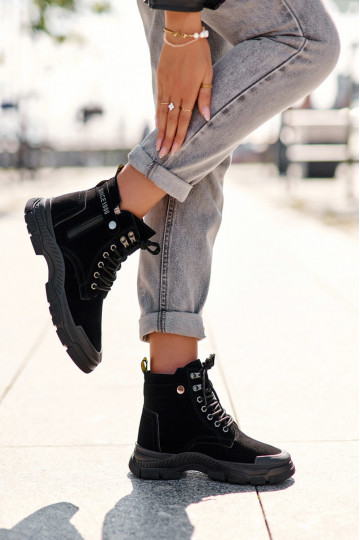 Zateplené semišové dámské botky Trapery černé Jailina 2