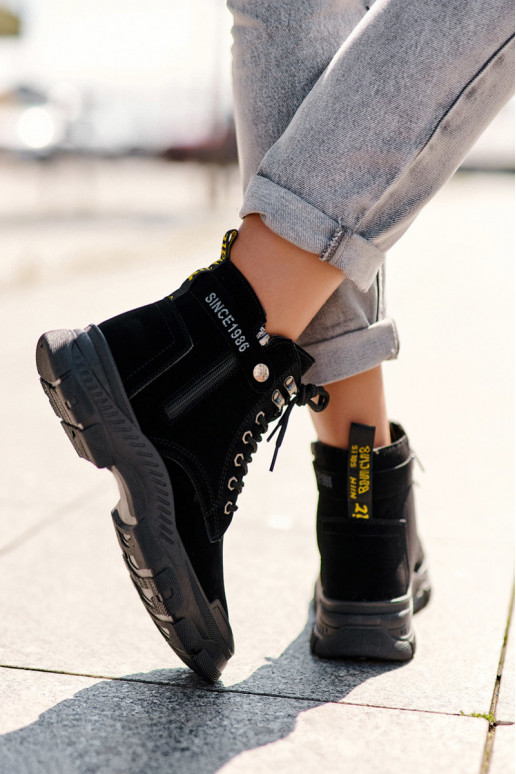 Zateplené semišové dámské botky Trapery černé Jailina