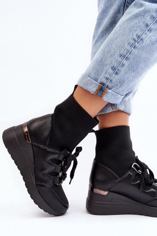 Dámské Botky Na Koturnu Se Soketou Černé Helladina