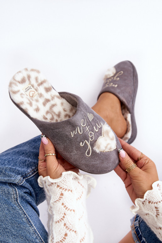 Lesklé dámské pantofle šedé Geraja