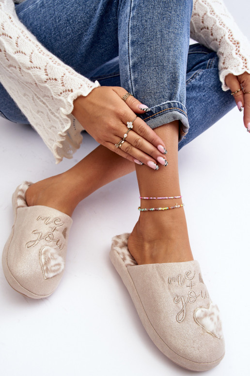 Lesklé dámské pantofle béžové Geraja