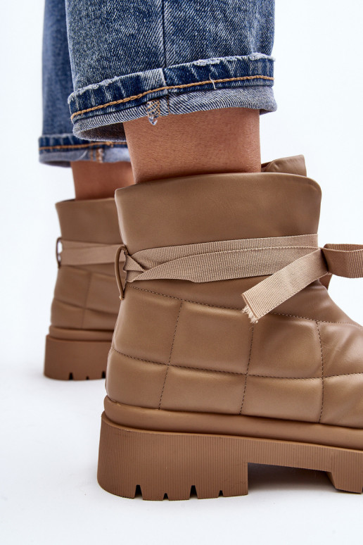 Dámské kotníčkové boty se šitím a šněrováním khaki Bizzanti Dámské kotníčkové boty se šitím a šněrováním khaki Bizzanti