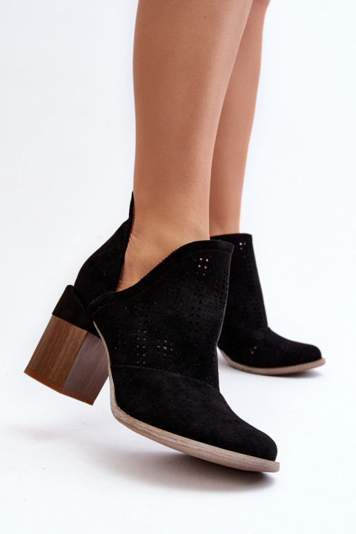 Dámské černé kozačky s výšivkou na podpatku Niartima Dámské černé kozačky s výšivkou na podpatku Niartima