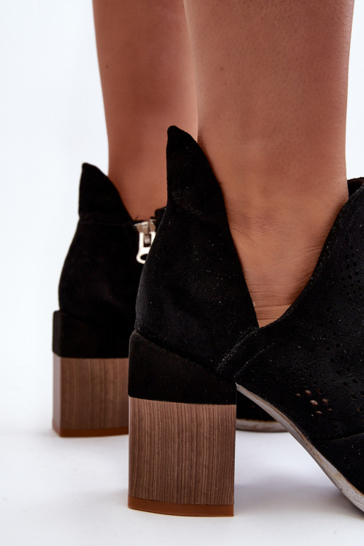 Dámské černé kozačky s výšivkou na podpatku Niartima Dámské černé kozačky s výšivkou na podpatku Niartima