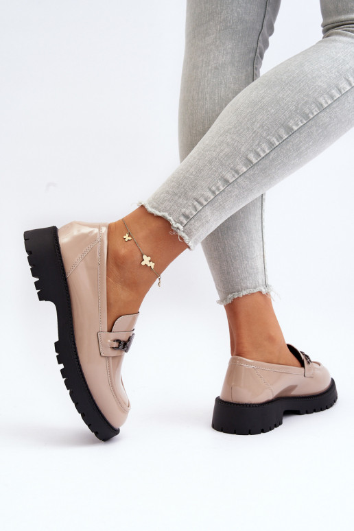 Dámské lakové mokasíny na ploché podrážce béžové Ezoma