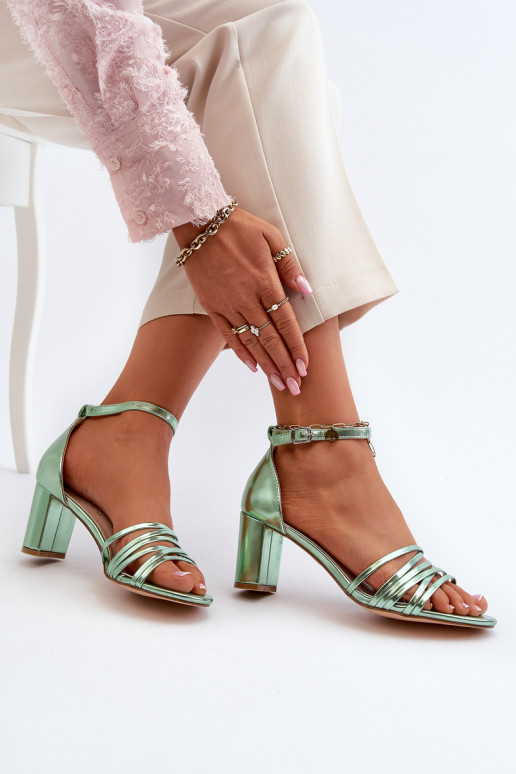 Sanda ly Na Podpatku S Pa sky C erne Enitia