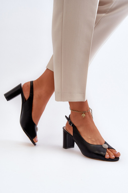 Elegantní Sandály Na Podpatku S Ozdobou Černé Trasea