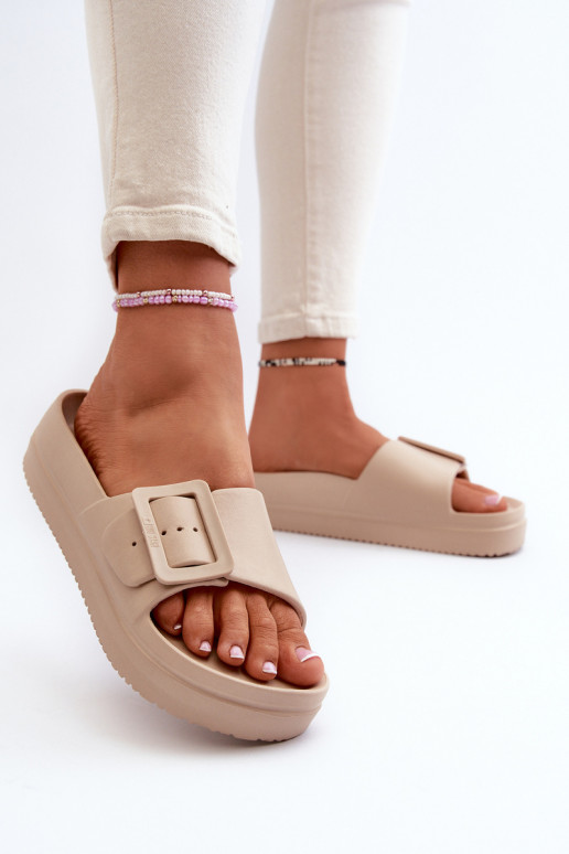 Dámské Pěnové Žabky Na Platformě S Sponou Big Star NN274A666 Béžové Dámské Pěnové Žabky Na Platformě S Sponou Big Star NN274A666 Béžové