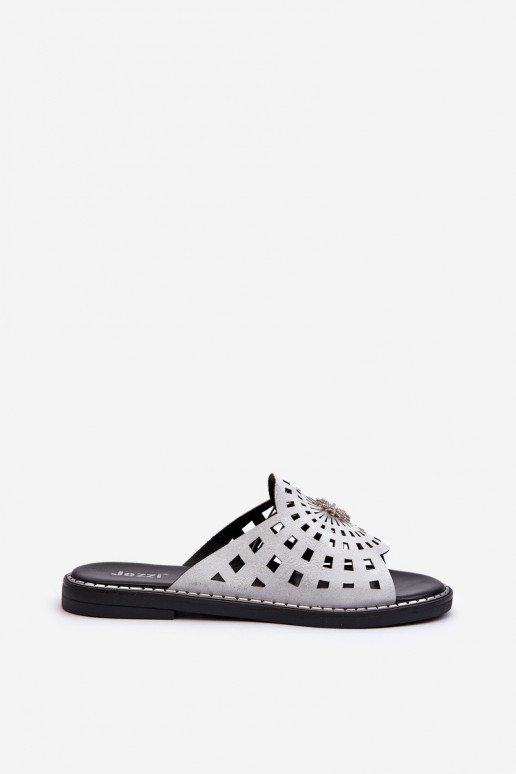 Lesklé dámské žabky na ploché podrážce s ozdobou stříbrné Ebirena