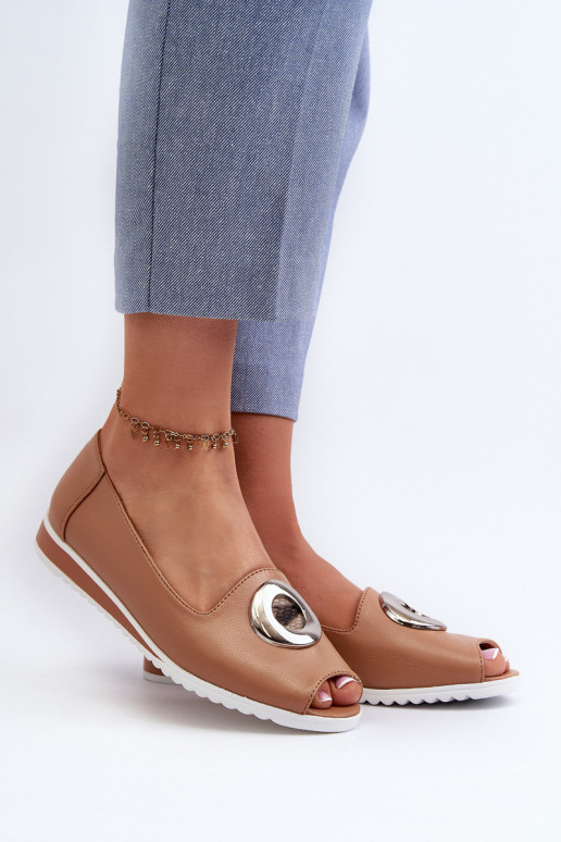 Dámské lodičky s ozdobou z ekokože tmavě béžové Biolita