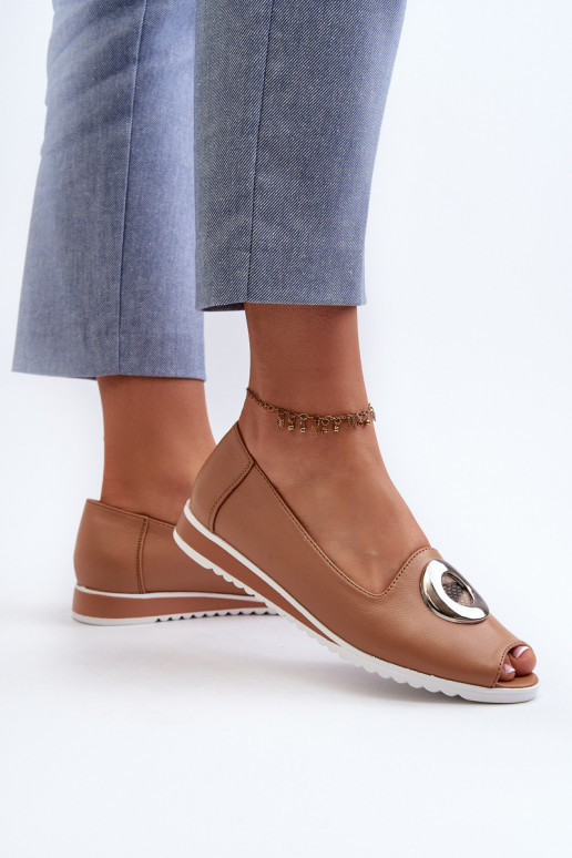 Dámské lodičky s ozdobou z ekokože tmavě béžové Biolita