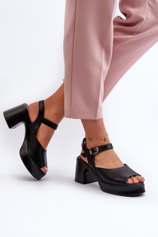 Dámské kožené sandály na podpatku Vinceza 66627 černé