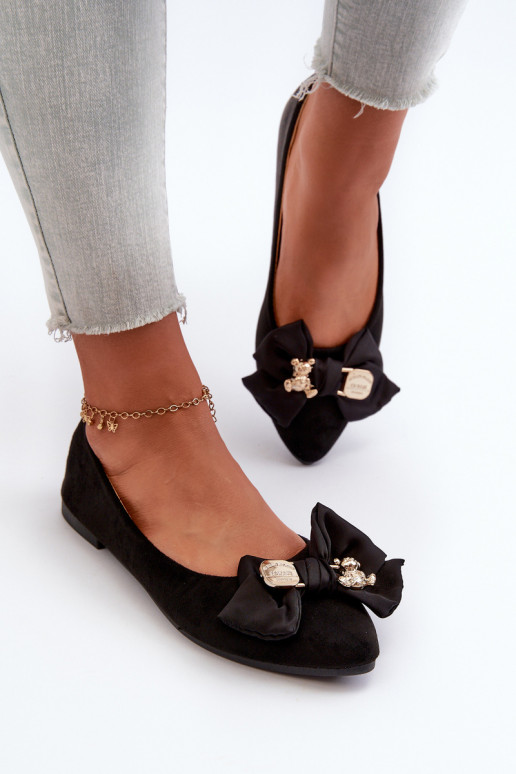 Dámské ekosuede baleríny s mašlí a broží, černé Satris Dámské ekosuede baleríny s mašlí a broží, černé Satris