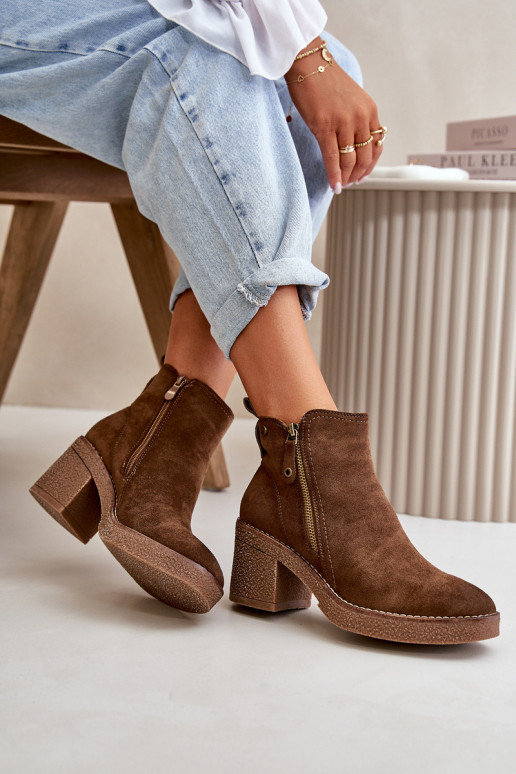 Zateplené Dámské Boty Na Podpatku Z Ekologického Zamsu Tmavě Hnědé Velarilla Zateplené Dámské Boty Na Podpatku Z Ekologického Zamsu Tmavě Hnědé Velarilla