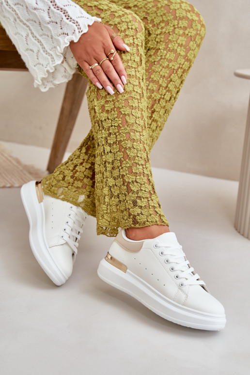 Nízké dámské tenisky na platformě z ekokůže bílo-bežové Nevelena Nízké dámské tenisky na platformě z ekokůže bílo-bežové Nevelena