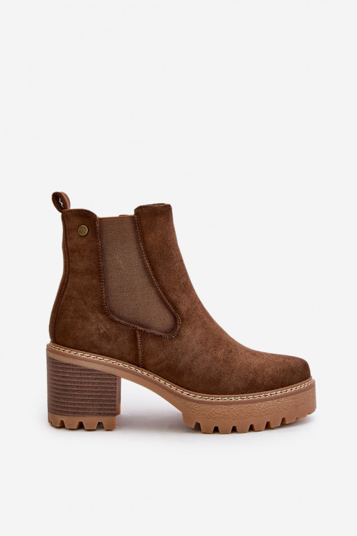 Dámské Zateplené Botky Na Podpatku Eko Semišové Hnědé Irissinae Dámské Zateplené Botky Na Podpatku Eko Semišové Hnědé Irissinae